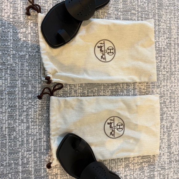 Hermes Hera Black Sandals (size 37) - Picture 5 of 6